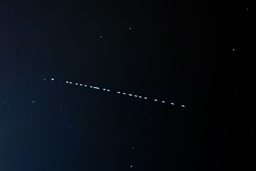 Starlink Satellites Passage